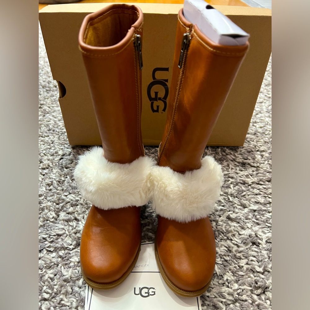 Very Cute UGG K LiLi Boot size 12 Kids